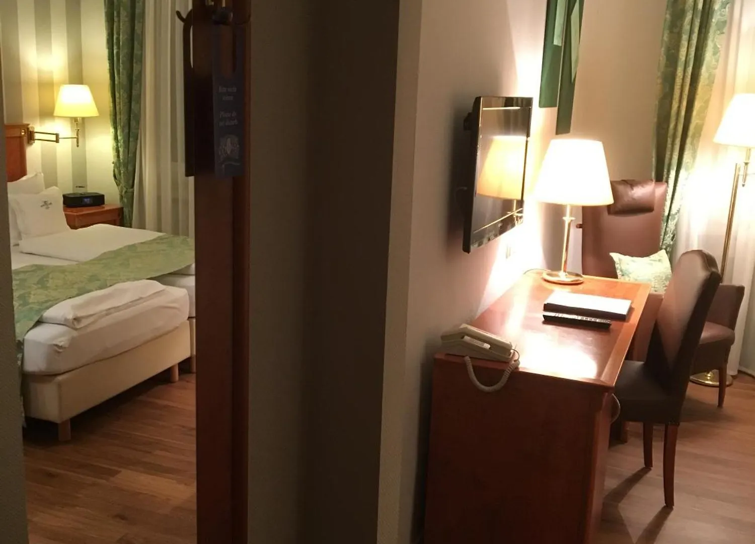 Self-Service By Hotel Savoy הנובר