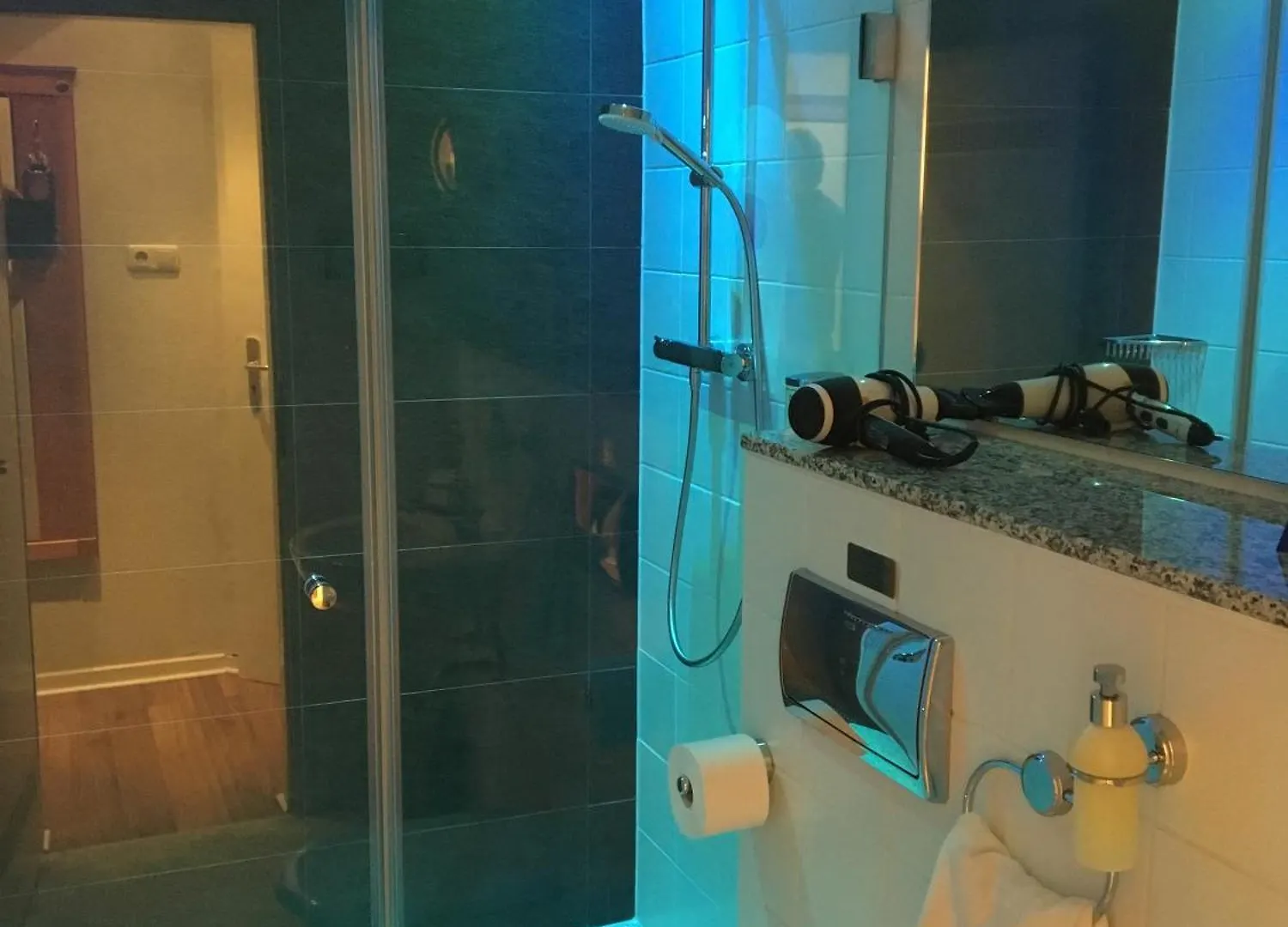 Self-Service By Hotel Savoy Hanovre